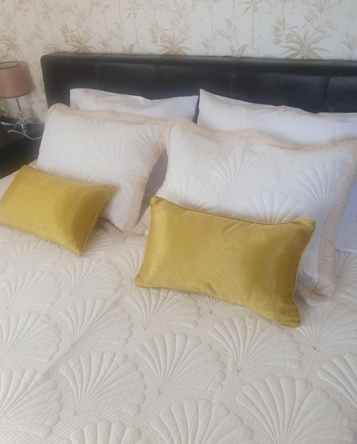 Grace House Apartment Belinho ภายนอก รูปภาพ
